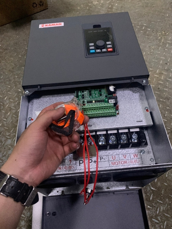 lắp biến tần Kaman cho máy nén khí trục vít